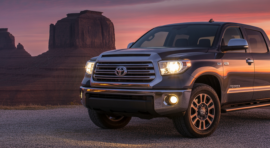 2009 Toyota Tundra at Monument Valley dusk.
